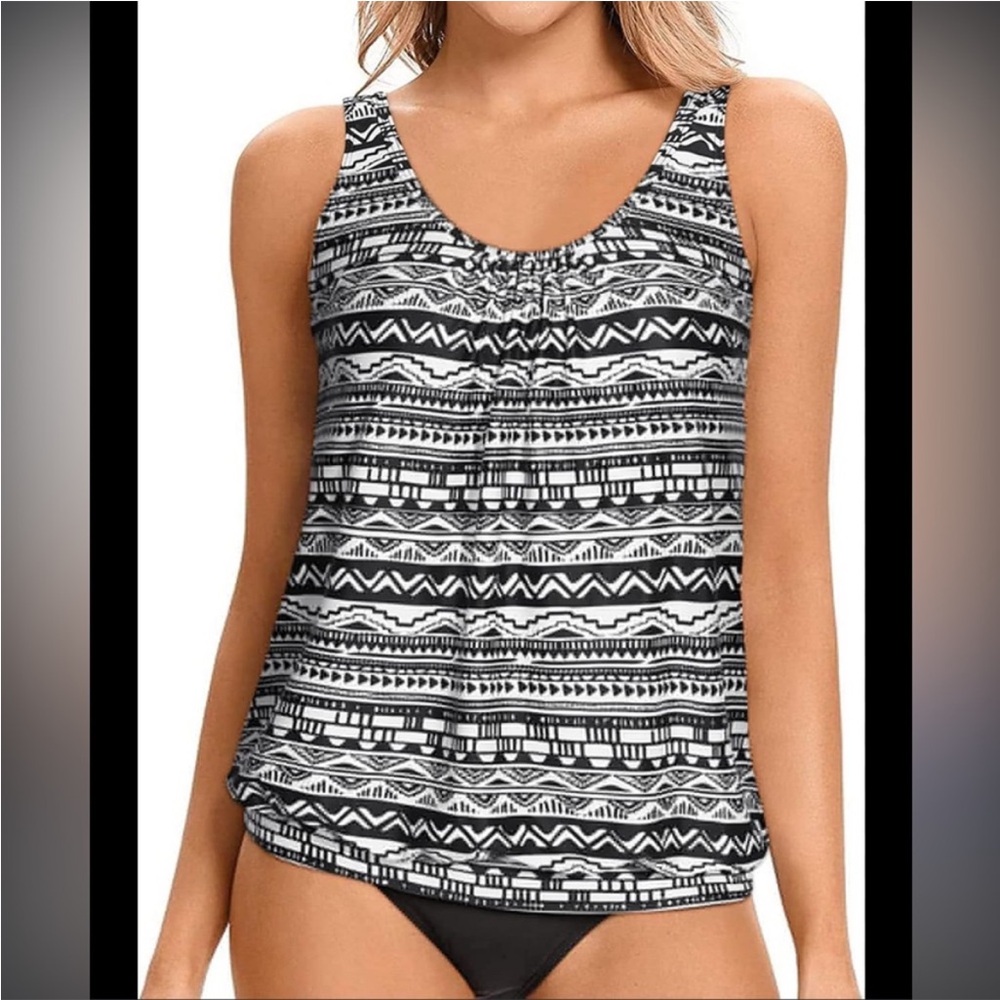 Yonique Tankini and Bottoms Swim Size Large Black and White Patterned